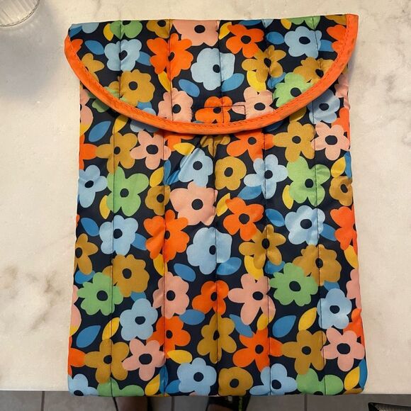 Puffy Laptop Soft Sleeve Case Retro Ditzy Floral - Picture 1 of 4